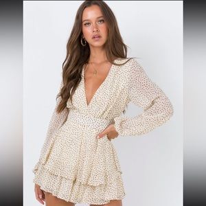 Princess Polly crème long sleeve polka dot romper/play suit.